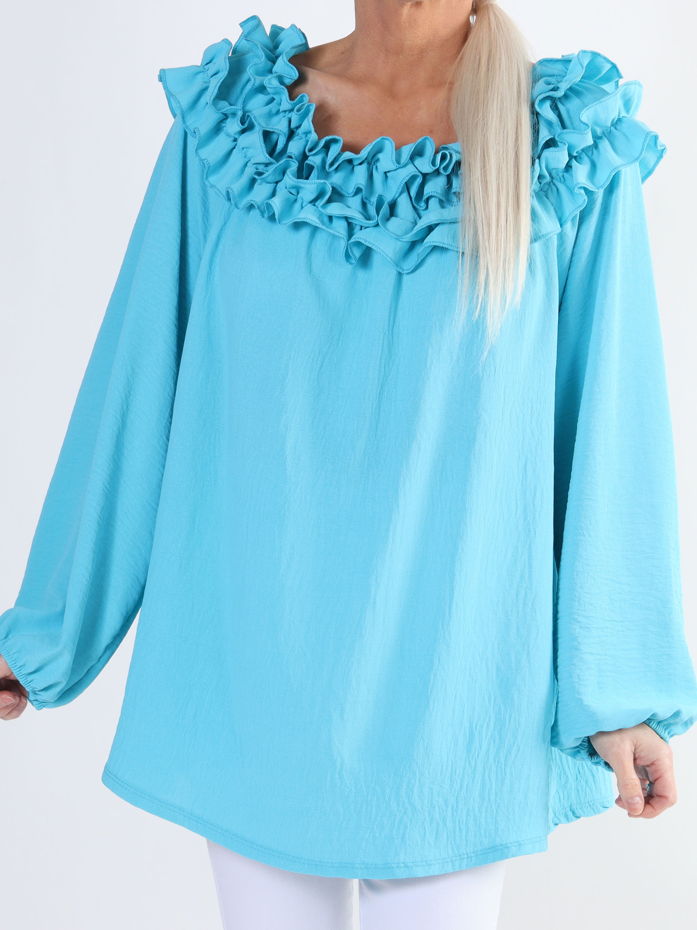 Chili - Finaste plus size tunikan med volanger i halsringningen (bestseller)
